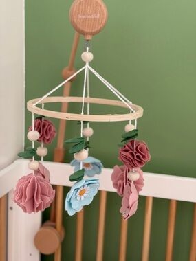 The Peanutshell Floral Crib Mobile - Pink